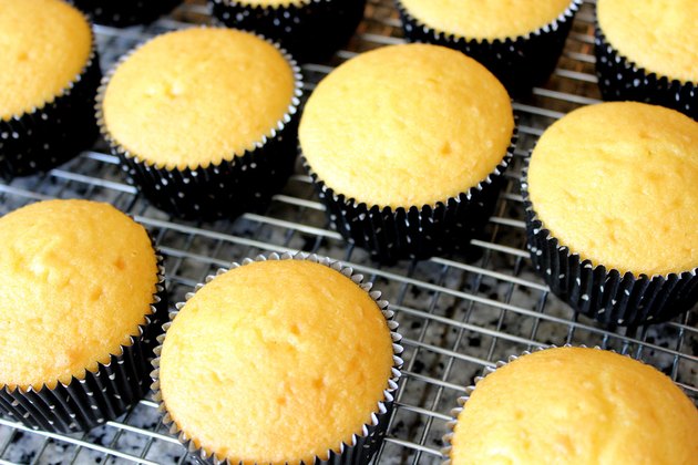 bake cupcakes