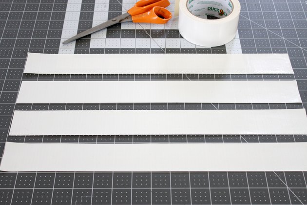 Jump on the zero waste bandwagon and be stylish and responsible by creating reusable grocery bags from empty animal feed sacks.