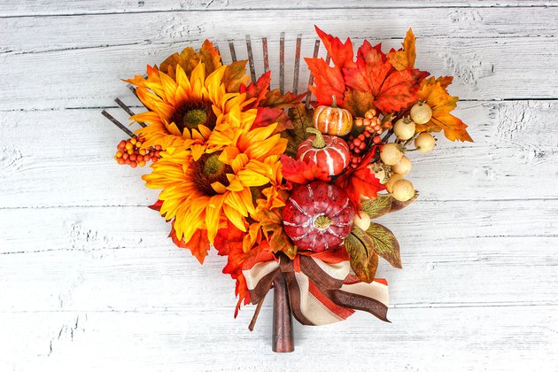 DIY Rustic Fall Foliage Rake Wreath