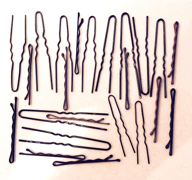 10 Surprising Ways to Use Bobby Pins