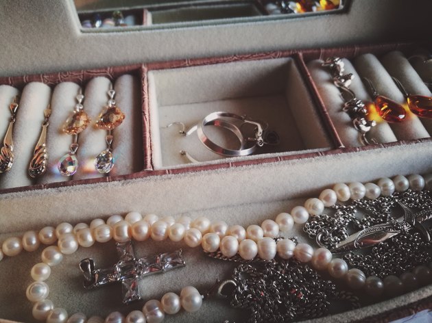 10 Money-Saving Hacks for Cleaning Jewelry