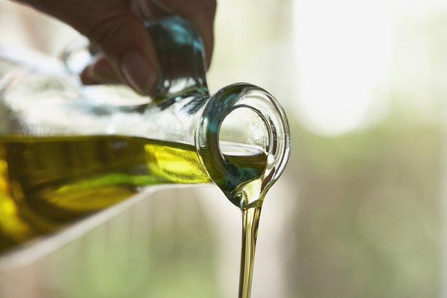 10 Shocking Ways to Use Olive Oil Around the Home