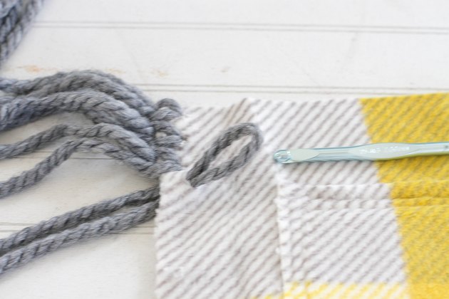remove hook from yarn