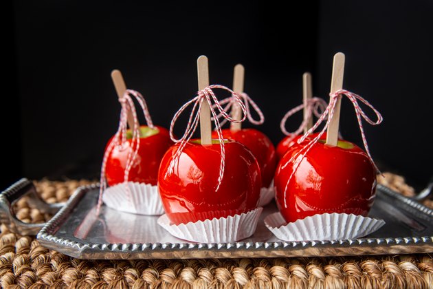 Easy Old-Fashioned Candy Apples Recipe