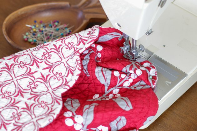 Topstitching the DIY hot-dish basket