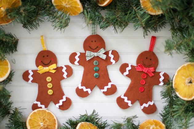 DIY Felt Gingerbread Ornaments