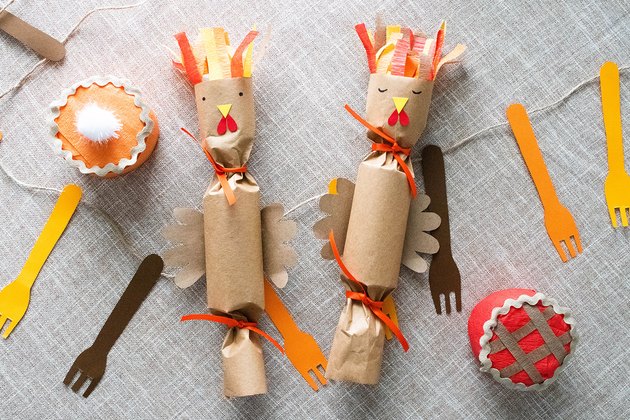 Pie Surprise Balls, Party Crackers & More Thanksgiving Paper Crafts