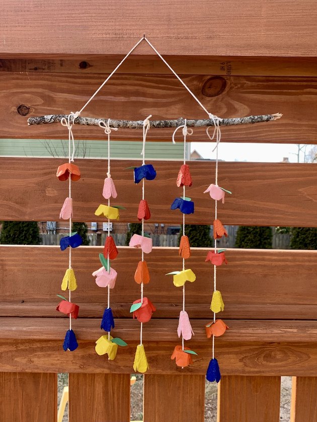 A Colorful Egg Carton Flower Garland to Spruce Up Your Space