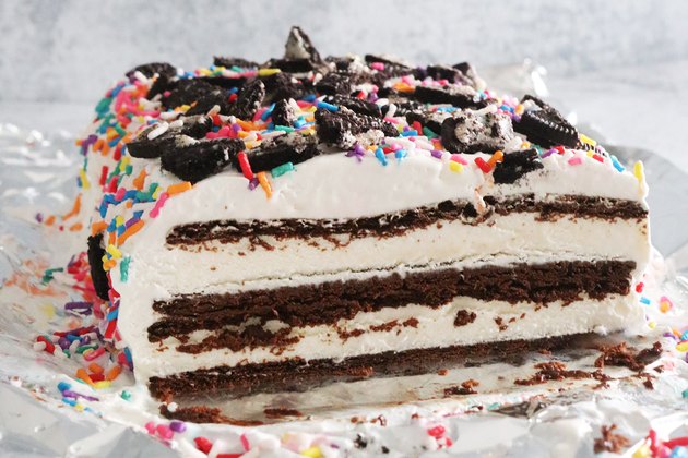 3 Easy Homemade Ice Cream Cake Recipes