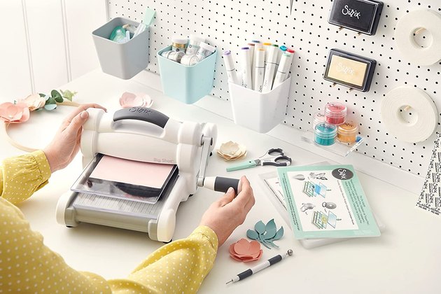 Sizzix Big Shot Plus Manual Die Cutting and Embossing Machine Review