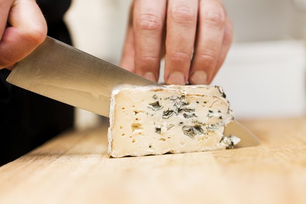 Cutting cheese