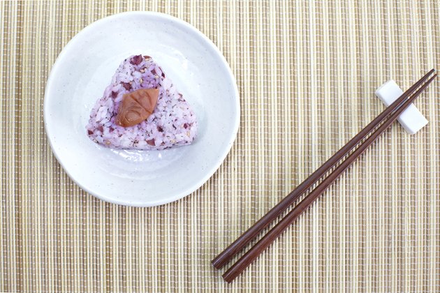 Japanese cuisine, onigiri