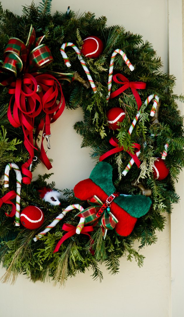 Holiday wreath