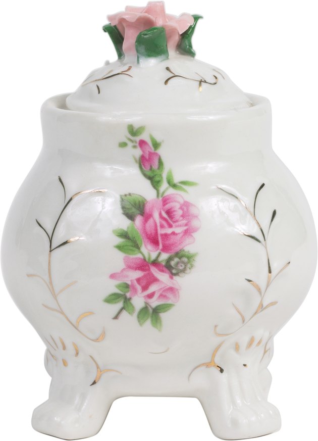 Porcelain jar