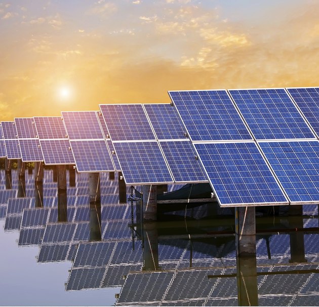Power plant using renewable solar energy, photovoltaic