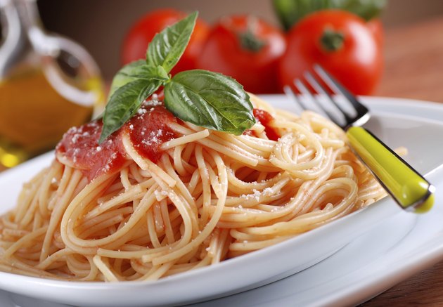 spaghetti with tomato sauce