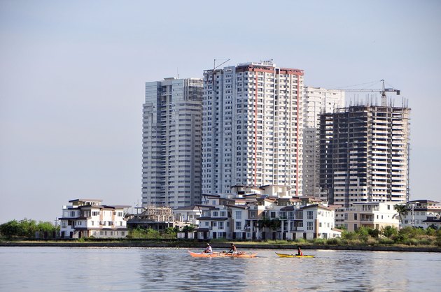 Filipino Fisherfolk Under Threat From Commercial Fishers & Real estate Development Plans