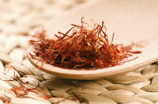 safran. herbs and spices
