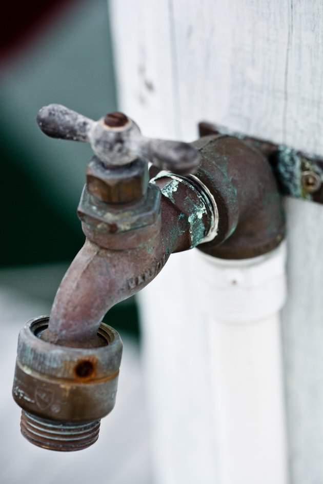 how-to-turn-off-outside-water-spigots-for-the-winter-ehow