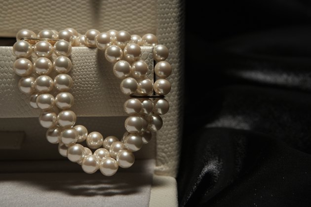 Pearl necklace in jewelry box, close-up