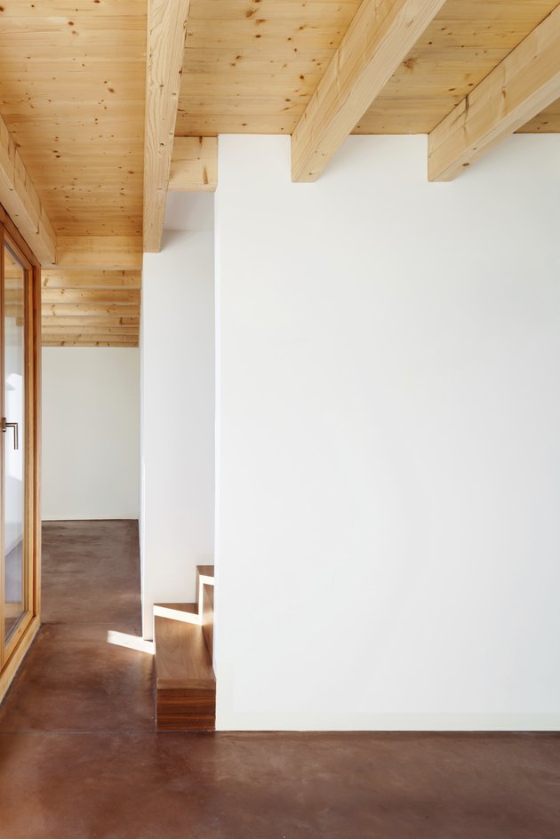 Architecture, empty loft