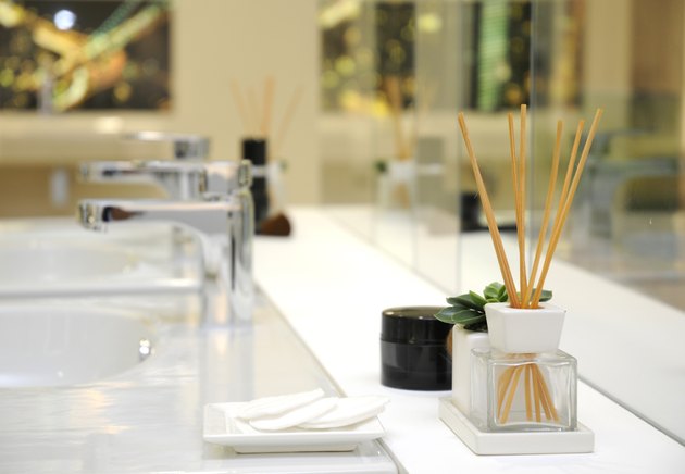 wooden sticks perfume diffuser