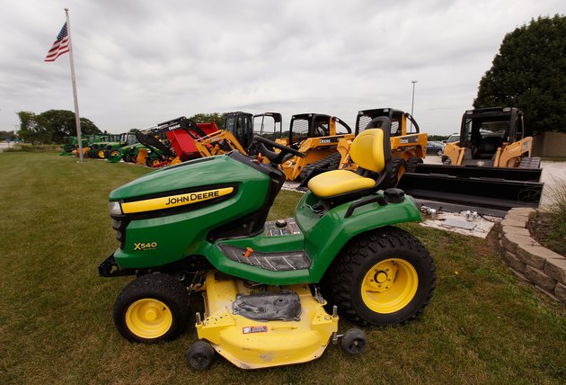 Farm Equipment Maker Deere Post 27 Percent Drop In Quarterly Profits