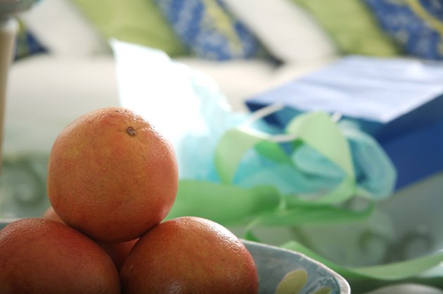 Tangerines in a fruit bowl