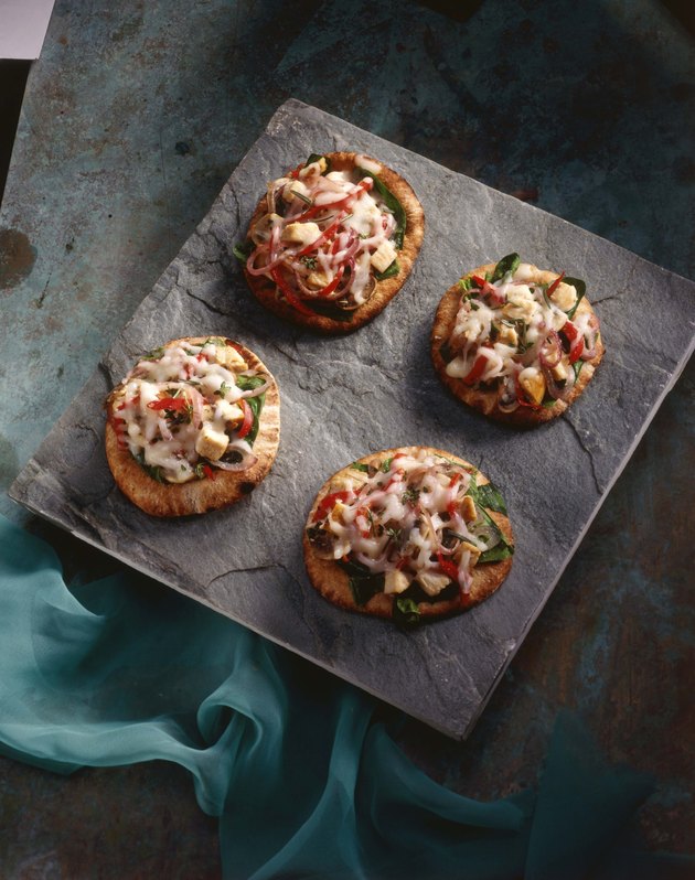 Miniature vegetarian pizzas