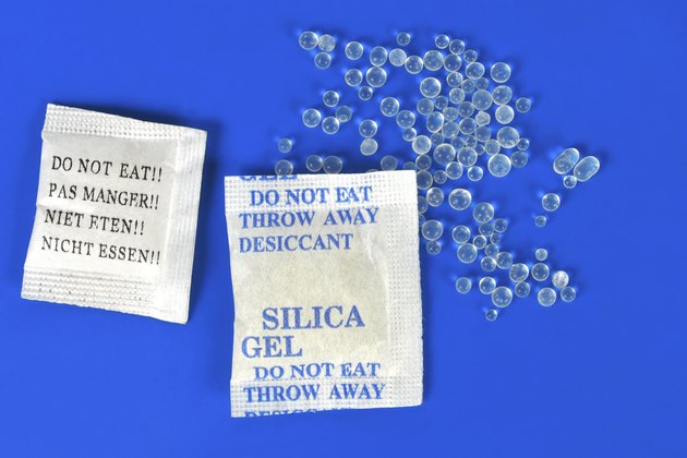 Dessicant, silica gel