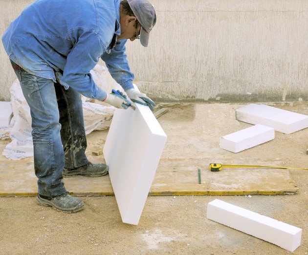Worker size to fit a polystyrene panel