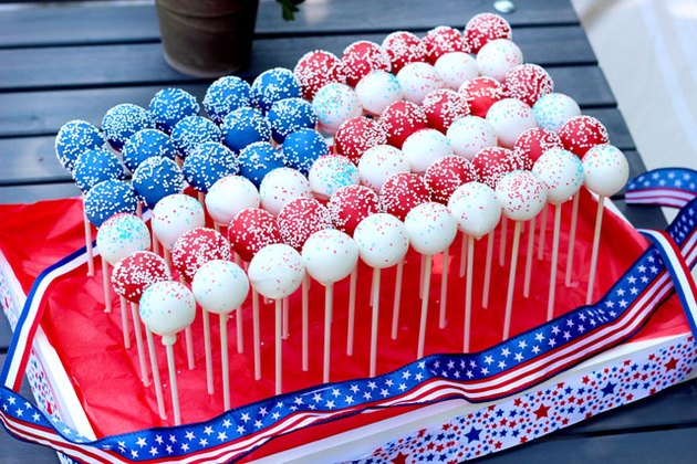 How to Make a Cake Pop Patriotic Flag Centerpiece