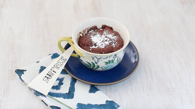 How to Make a Chocolate Molten Lava Mug Cake in a Microwave