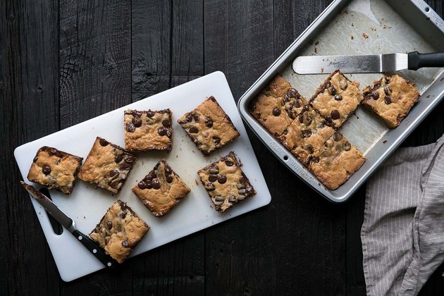 Peanut Butter Chocolate Chip Gooey Bars Recipe