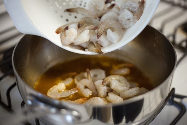 how-to-steam-shrimp-with-old-bay-ehow