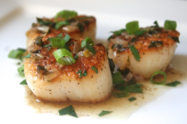 How to Pan-Cook Scallops