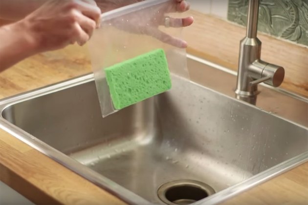 Make an Ice Pack Out of a Kitchen Sponge Easily