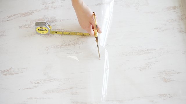 Cutting strip of cellophane