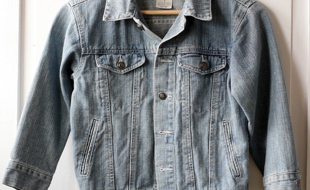 Give your plain jeans some personality by using a stencil and bleach to add some fun designs. Cover them with patterns or just put a few strategically placed pictures to alter your jeans and make them your own.