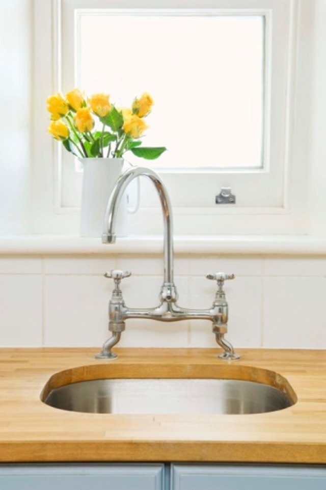 How To Resurface Kitchen Sinks Ehow