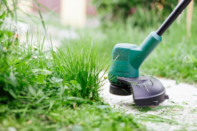 My Black Decker Weed Eater Feeding Line Is Not Working ehow