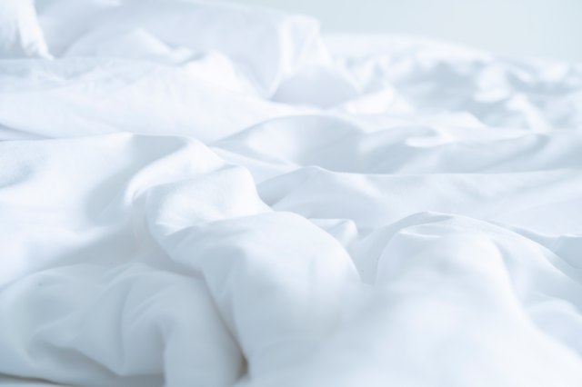 How to Even Out a Goose Down Comforter When the Feathers Settle in the ...