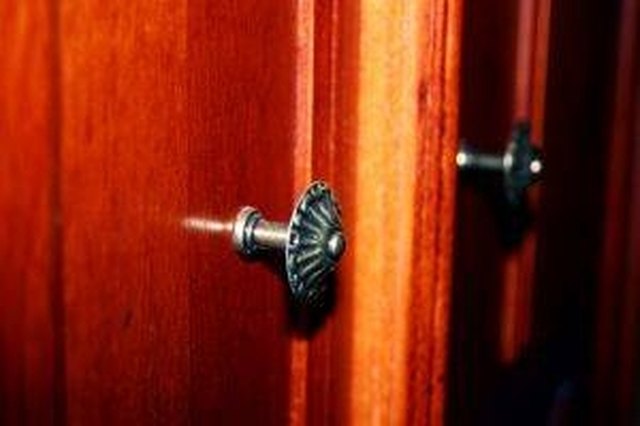Installing Bifold Doors Over Carpet Ehow Installing Bifold Doors Over Carpet Ehow, How To Install Sliding Closet Doors Over Carpet