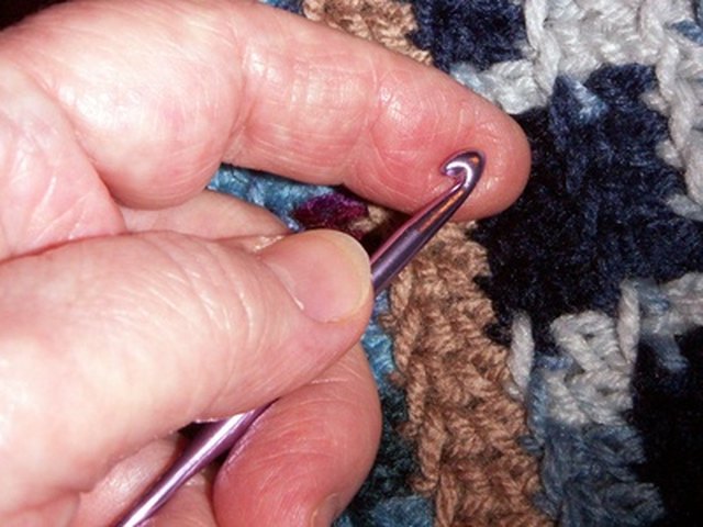 Crochet Tools - Annie's Crochet Hooks Set with Case