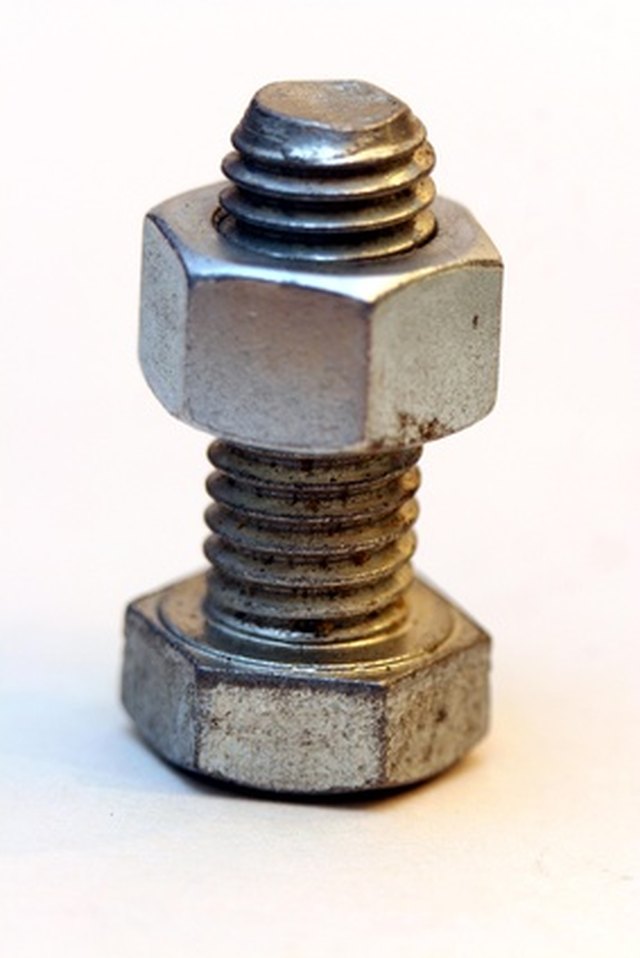 What Is the Difference Between Standard Hex Nut Thread & Pipe Thread?