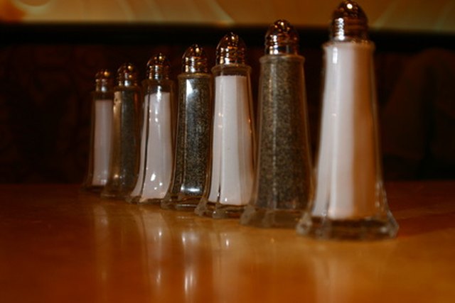 How to Identify Salt & Pepper Shakers