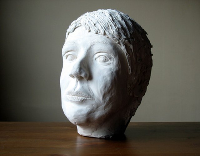 How to Make a Statue With Plaster of Paris