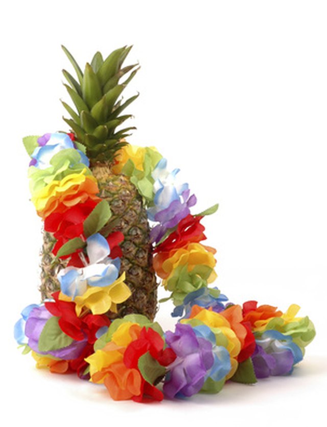 Homemade Luau Party Decorations  eHow