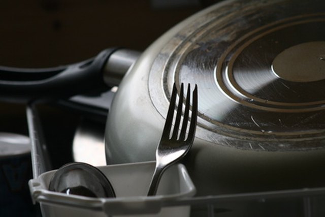 How To Clean Dish Racks Ehow how-to-clean-dish-racks-ehow