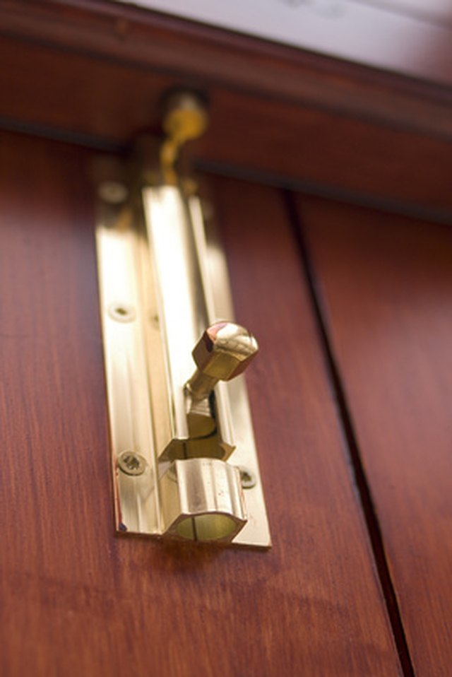 How to Lock Sliding Closet Doors